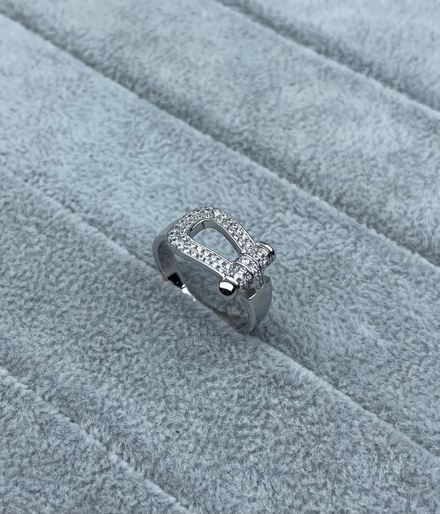 [✨ROSE💎]Wide Hoof-Shaped Diamond-Studded Ring