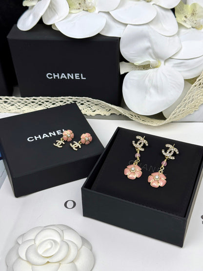 [✨ROSE💎]26C Pink Camellia Enamel Pendant with Double C Earrings