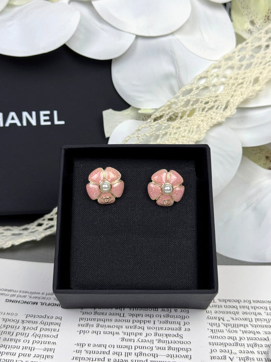 [✨ROSE💎]26C Pink Camellia Pearl Enamel Stud Earrings