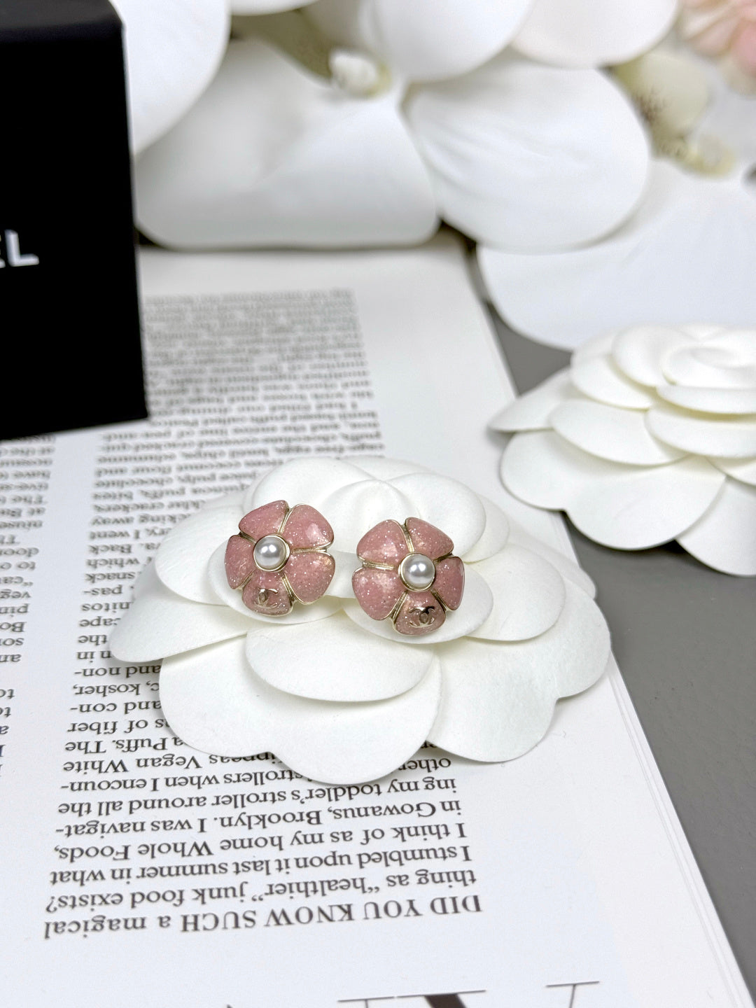 [✨ROSE💎]26C Pink Camellia Pearl Enamel Stud Earrings