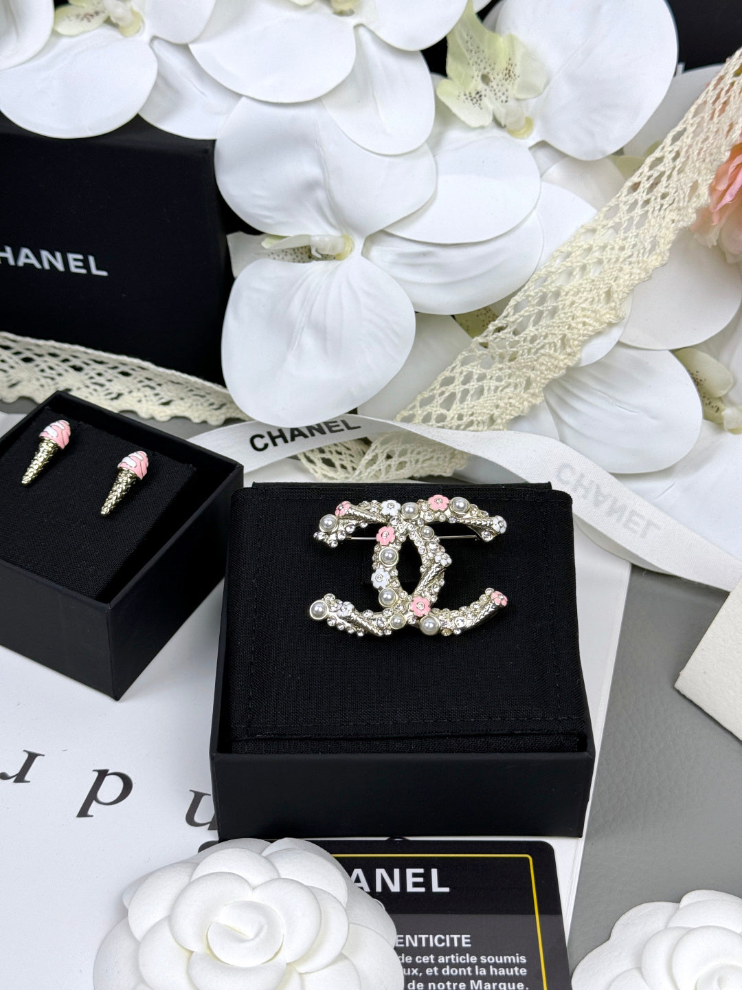 [✨ROSE💎]26C Pink-White Enamel Ice Cream Cone Double C Brooch