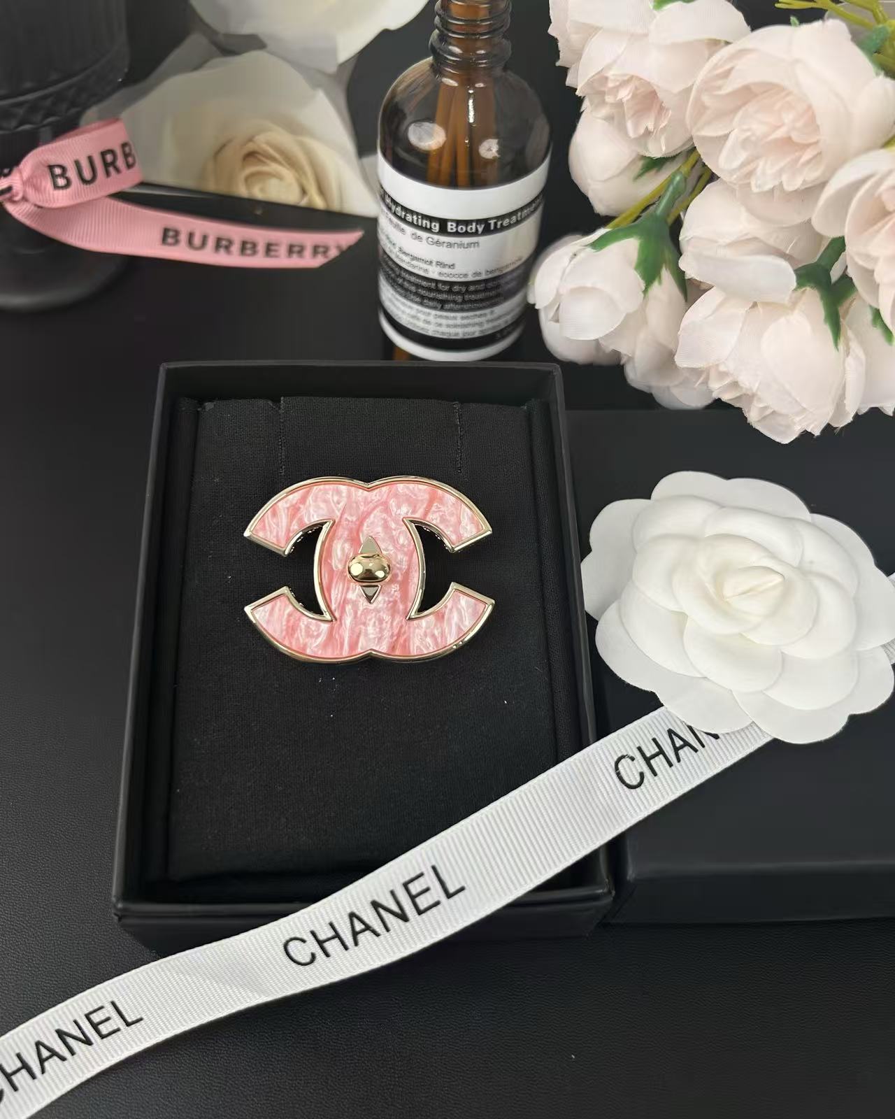 [✨ROSE💎]Pink Resin Classic Brooch 5cm