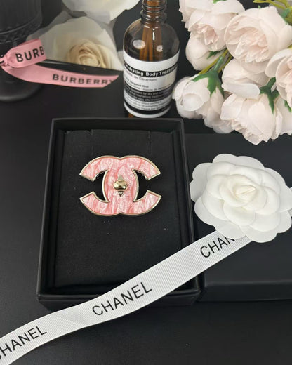 [✨ROSE💎]Pink Resin Classic Brooch 5cm