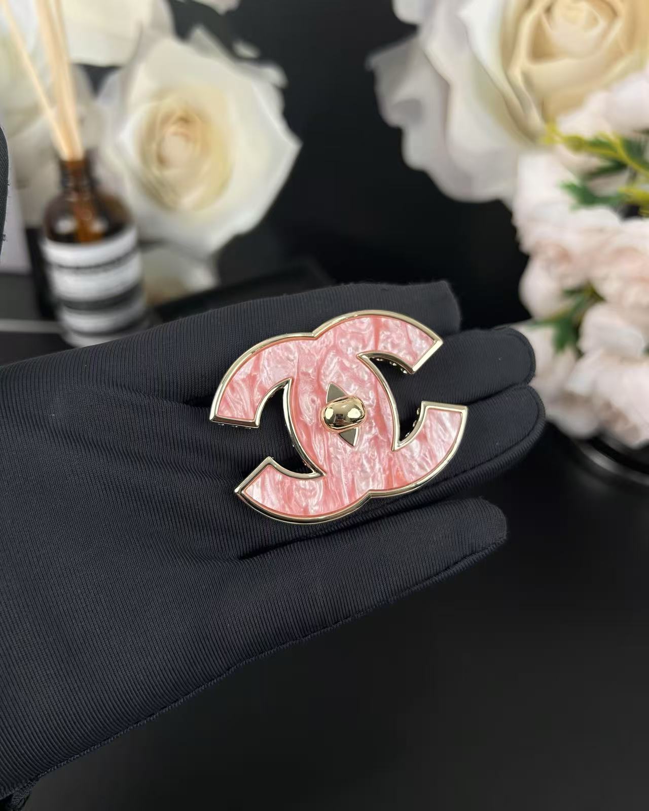 [✨ROSE💎]Pink Resin Classic Brooch 5cm