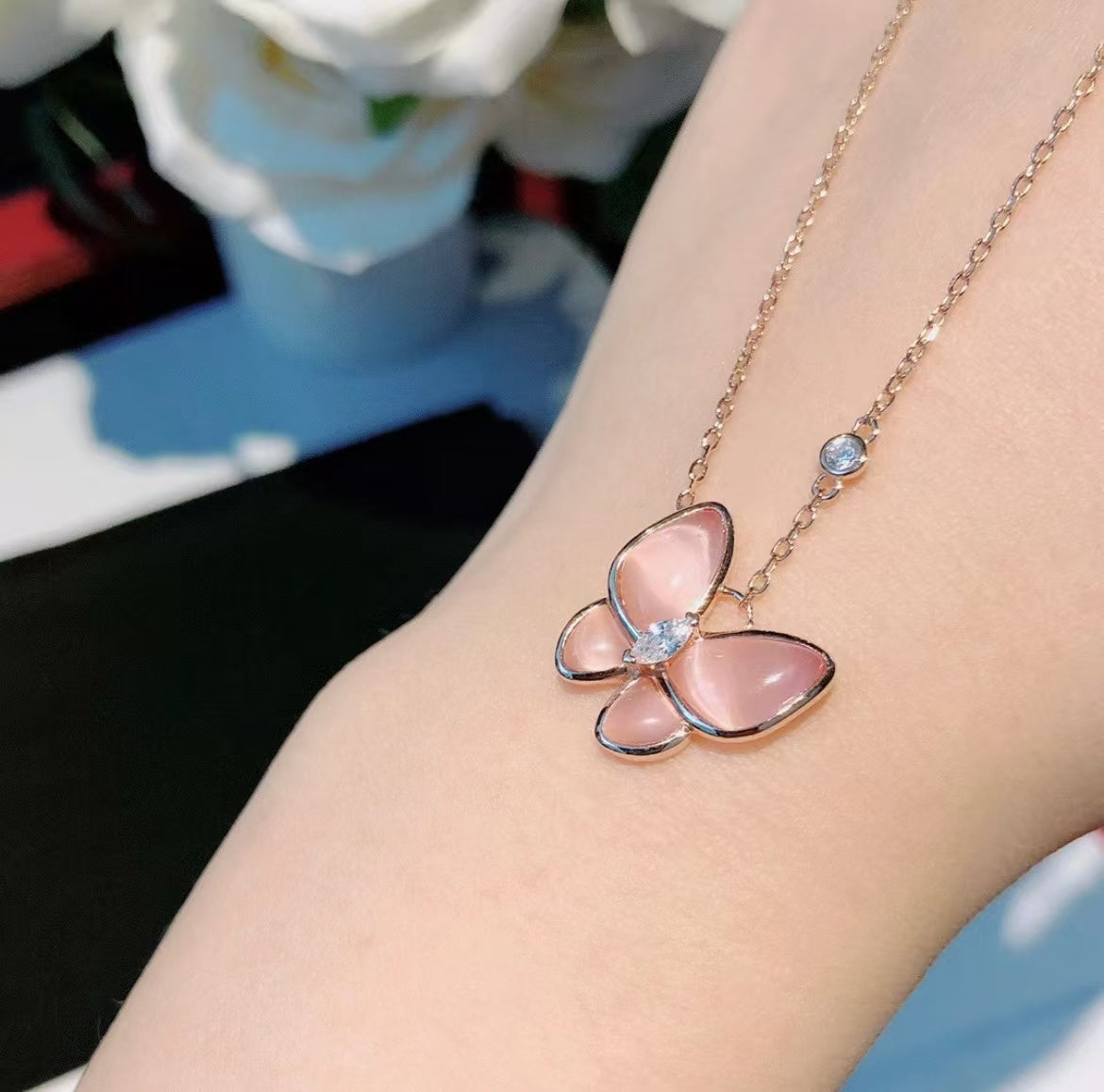 [✨ROSE💎]BUTTERFLY PINK MOTHER-OF-PEARL DIAMOND NECKLACE