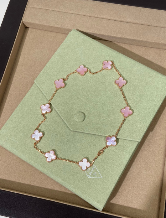 [✨ROSE💎 Jewellery] Pink Necklace with Ten Clover Designs