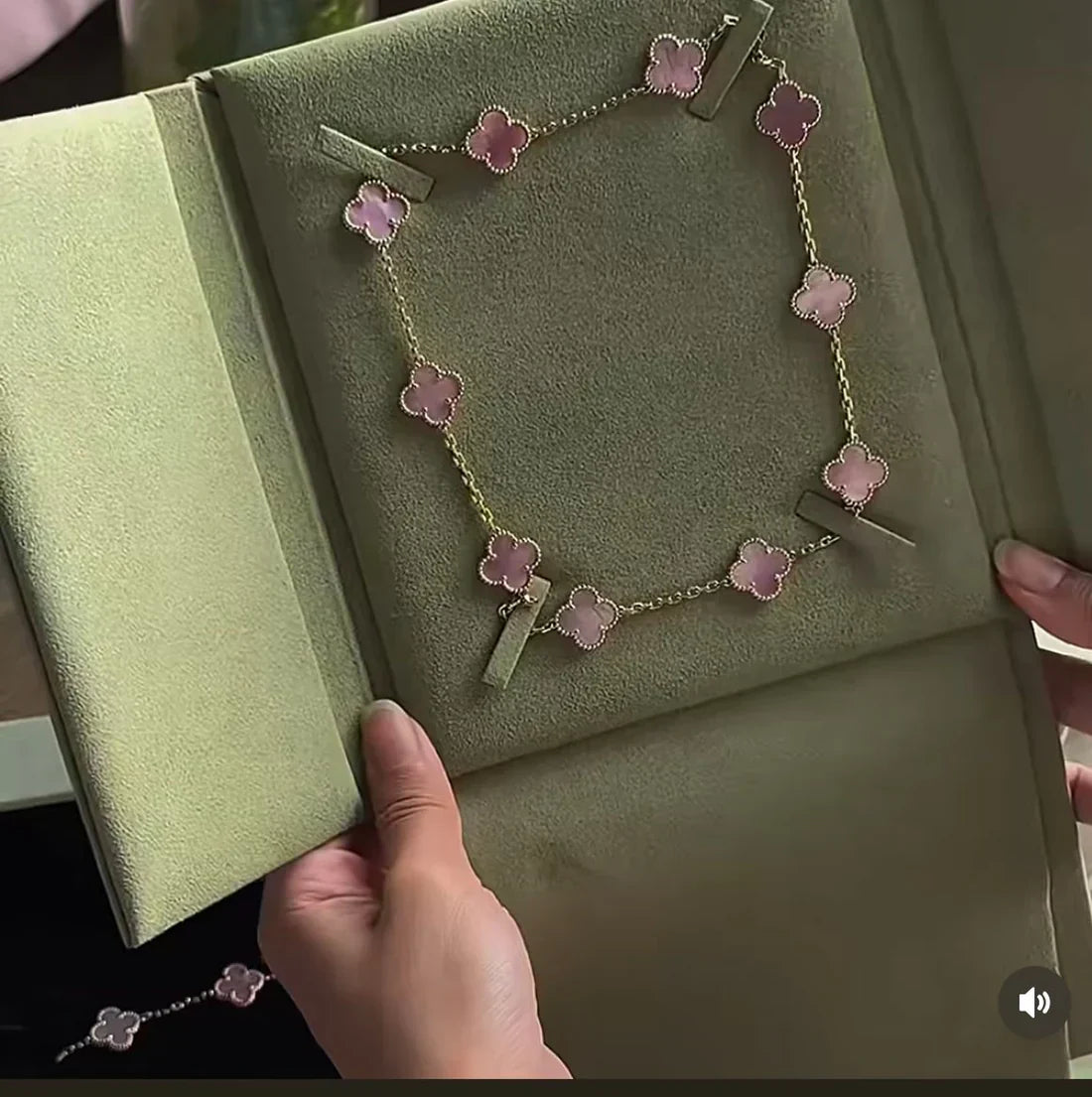 [✨ROSE💎 Jewellery] Pink Necklace with Ten Clover Designs