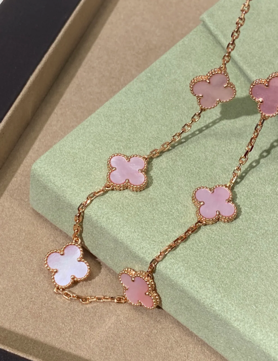 [✨ROSE💎 Jewellery] Pink Necklace with Ten Clover Designs