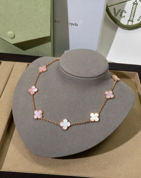 [✨ROSE💎 Jewellery] Pink Necklace with Ten Clover Designs
