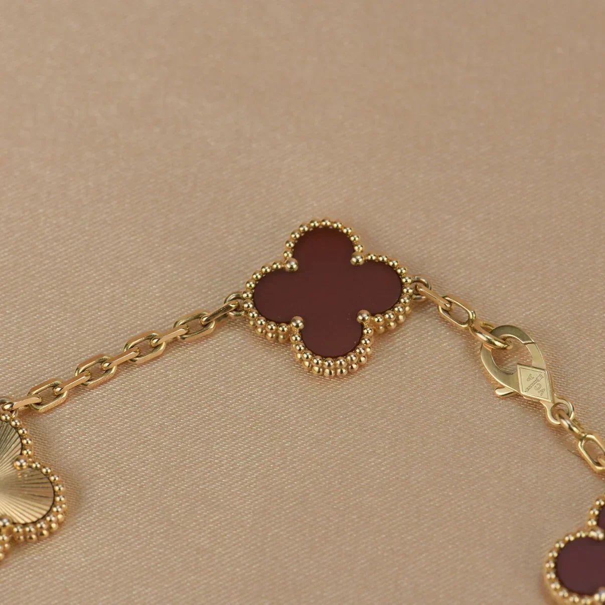 [✨ROSE💎] CLOVER 5 MOTIF RED CORNELIAN BRACELET COLLECTION