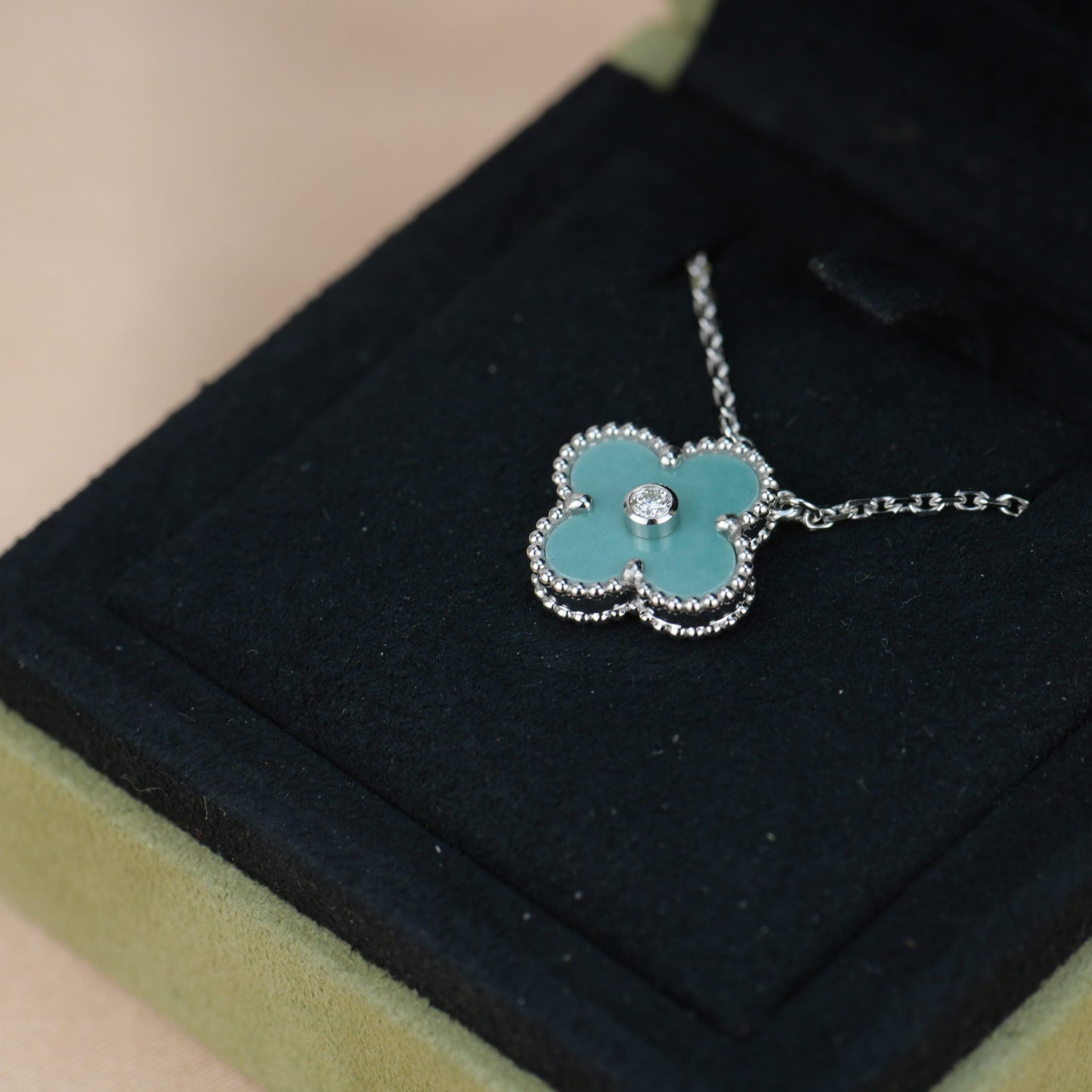 [✨ROSE💎]CLOVER 15MM DIAMOND SVRES PORCELAIN  NECKLACE SILVER