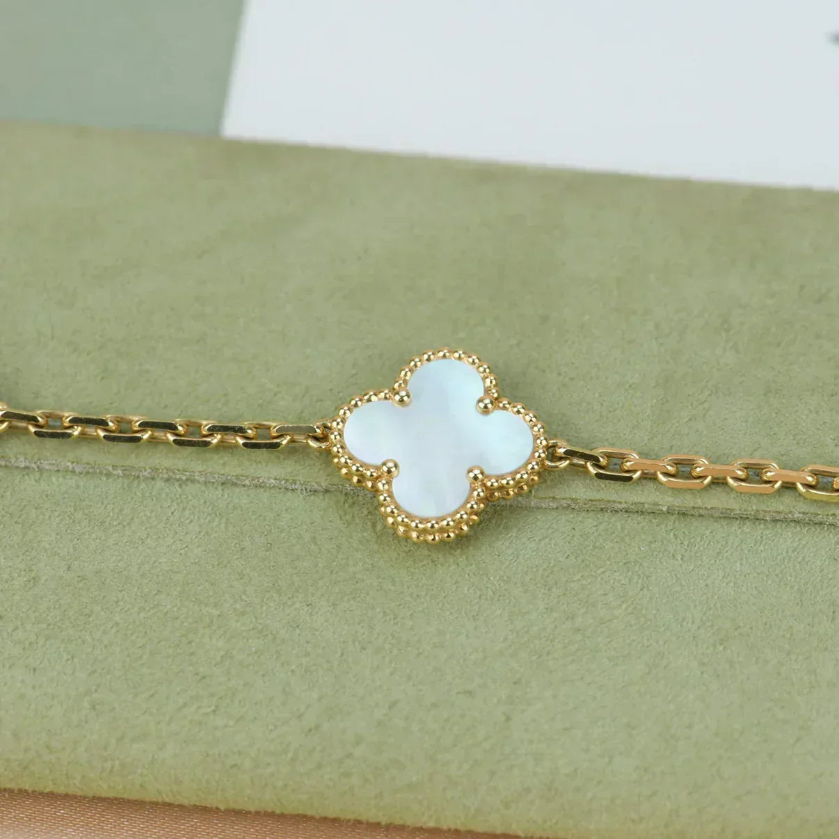 [✨ROSE💎]CLOVER WHITE PEARL MOP 5 MOTIF BRACELET COLLECTION