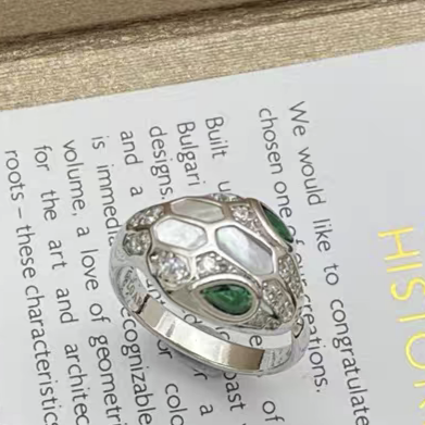 [✨ROSE💎]BRAND NEW ASSORTED SNAKE HEAD MOTHER OF PEARL RINGS