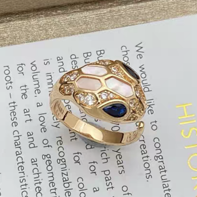 [✨ROSE💎]BRAND NEW ASSORTED SNAKE HEAD MOTHER OF PEARL RINGS