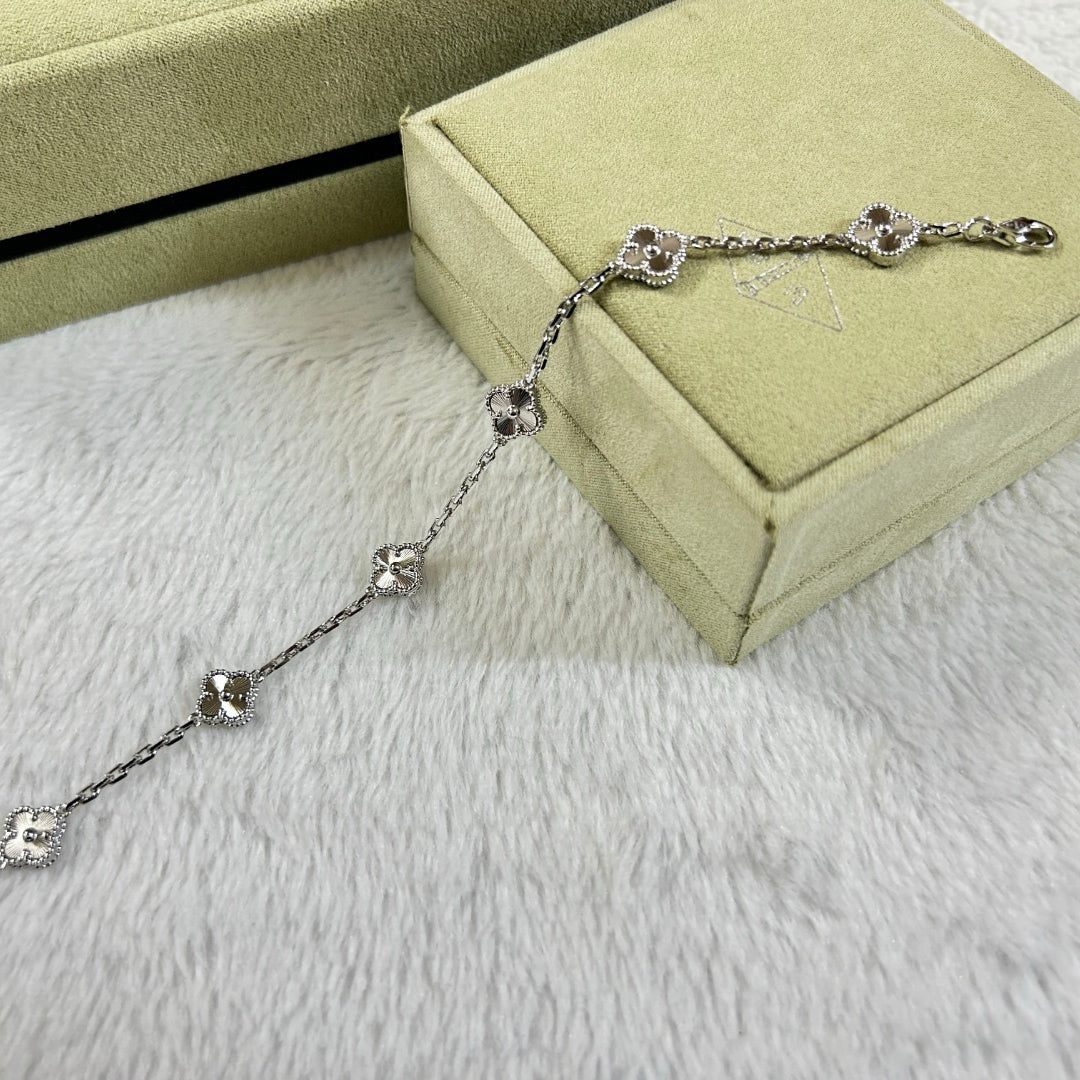 [✨ROSE💎]CLOVER 6 MOTIF DIAMOND BRACELET