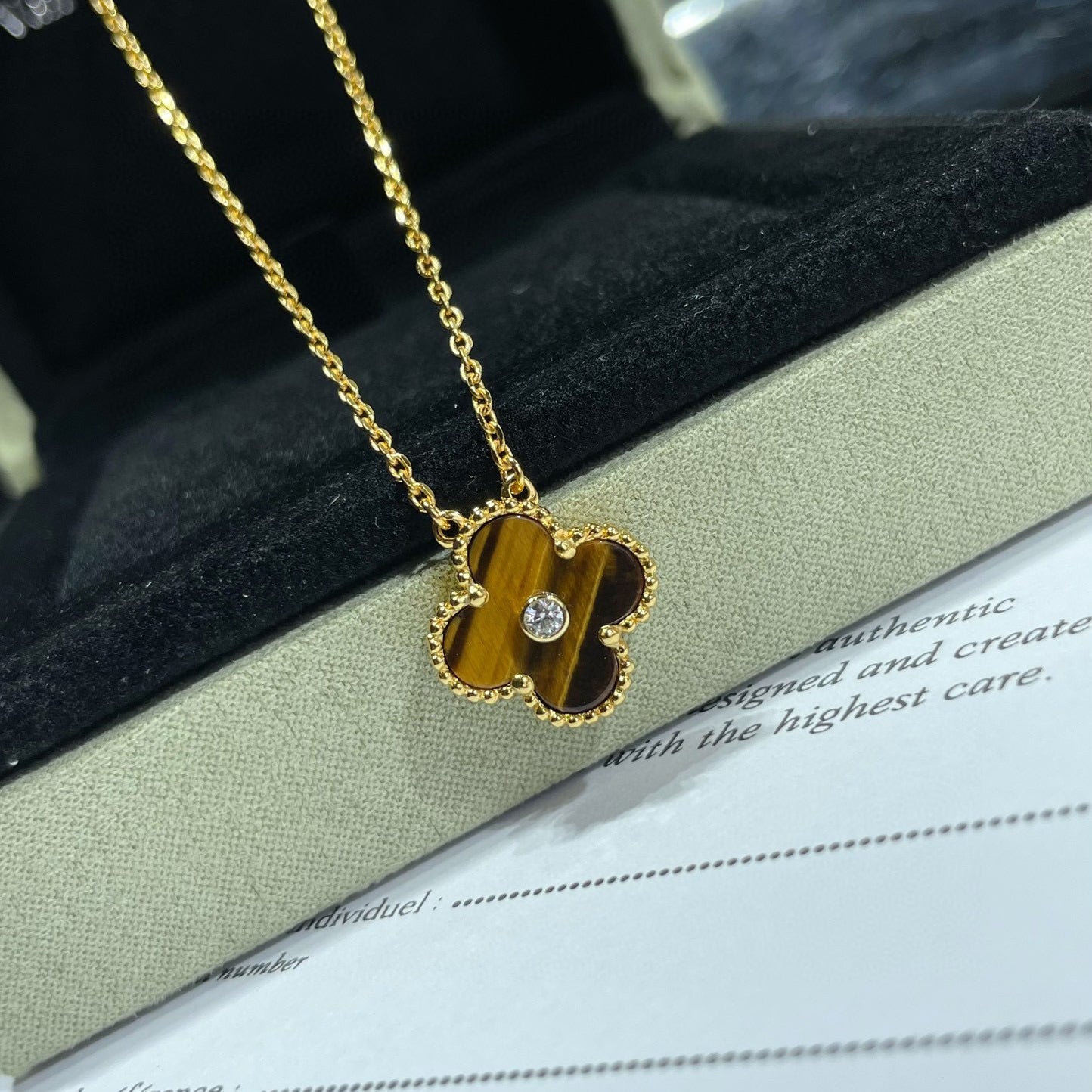 [✨ROSE💎]CLOVER 15MM DIAMOND AND YELLOW TIGER'S EYE AGATE necklace