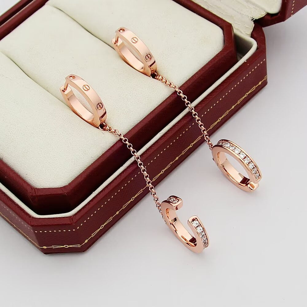[✨ROSE💎]LOVE 3.0MM HALF DIAMOND EARRINGS