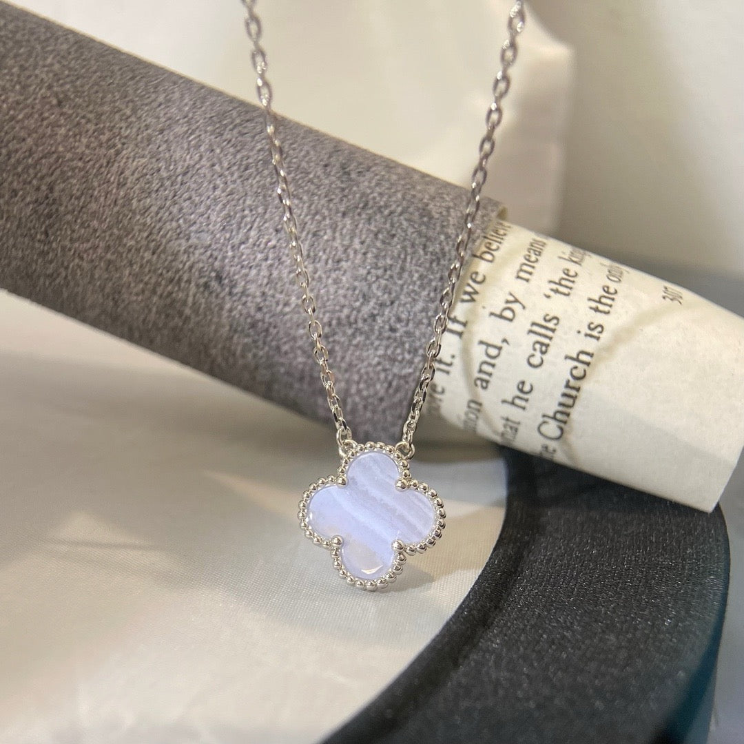 [✨ROSE💎]CLOVER 15MM BLUE CHALCEDONY NECKLACE SILVER