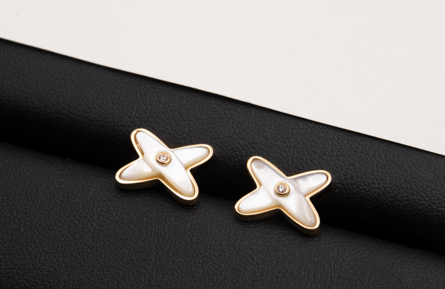 [✨ROSE💎]JEUX DE WHITE MOP ROSE GOLD DIAMOND EARRINGS