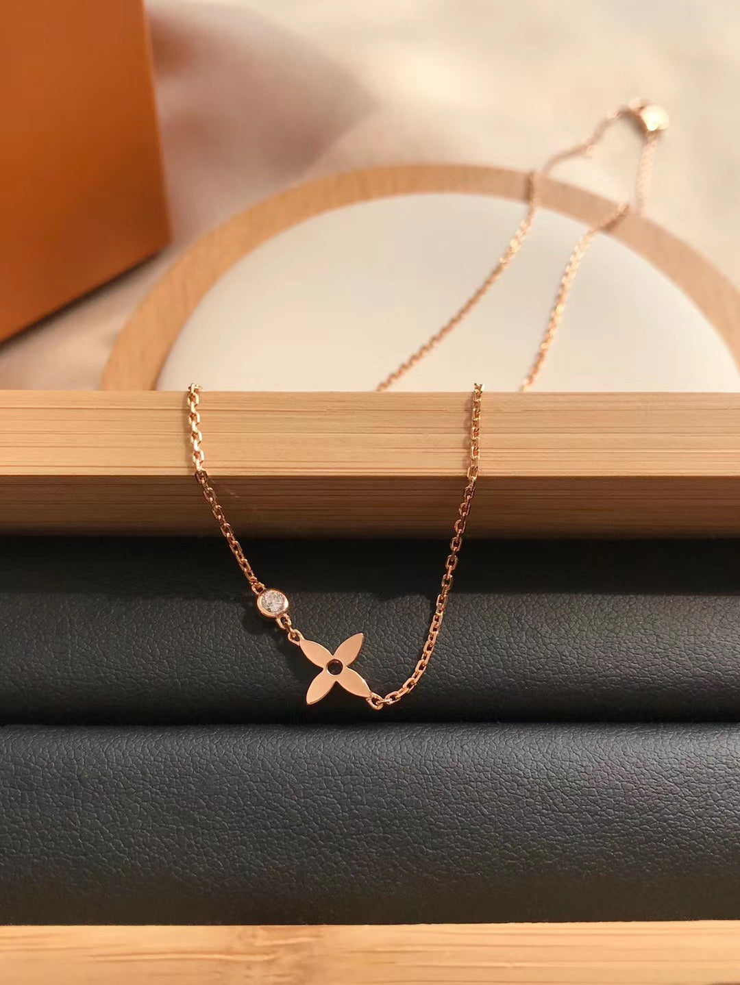 [✨ROSE💎]BLOSSOM PENDANT PINK GOLD AND DIAMOND