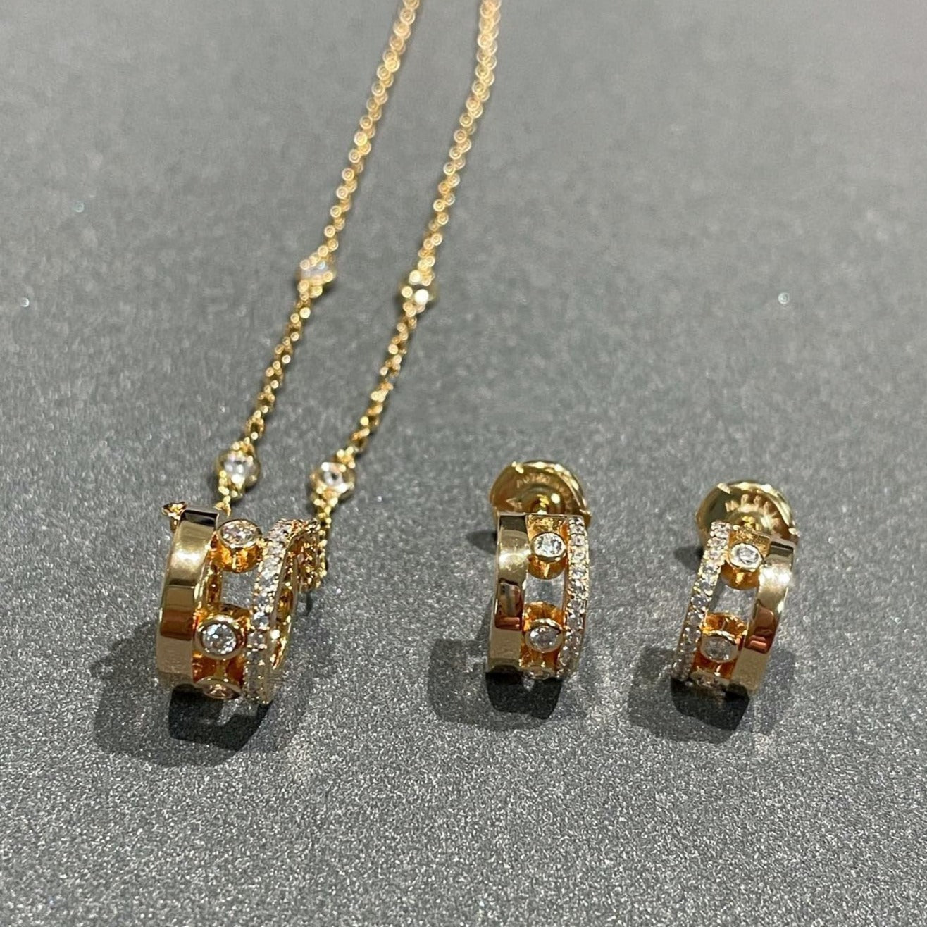 [✨ROSE💎]CHAIN MOVE ROMANE PEDAND NECKLACE