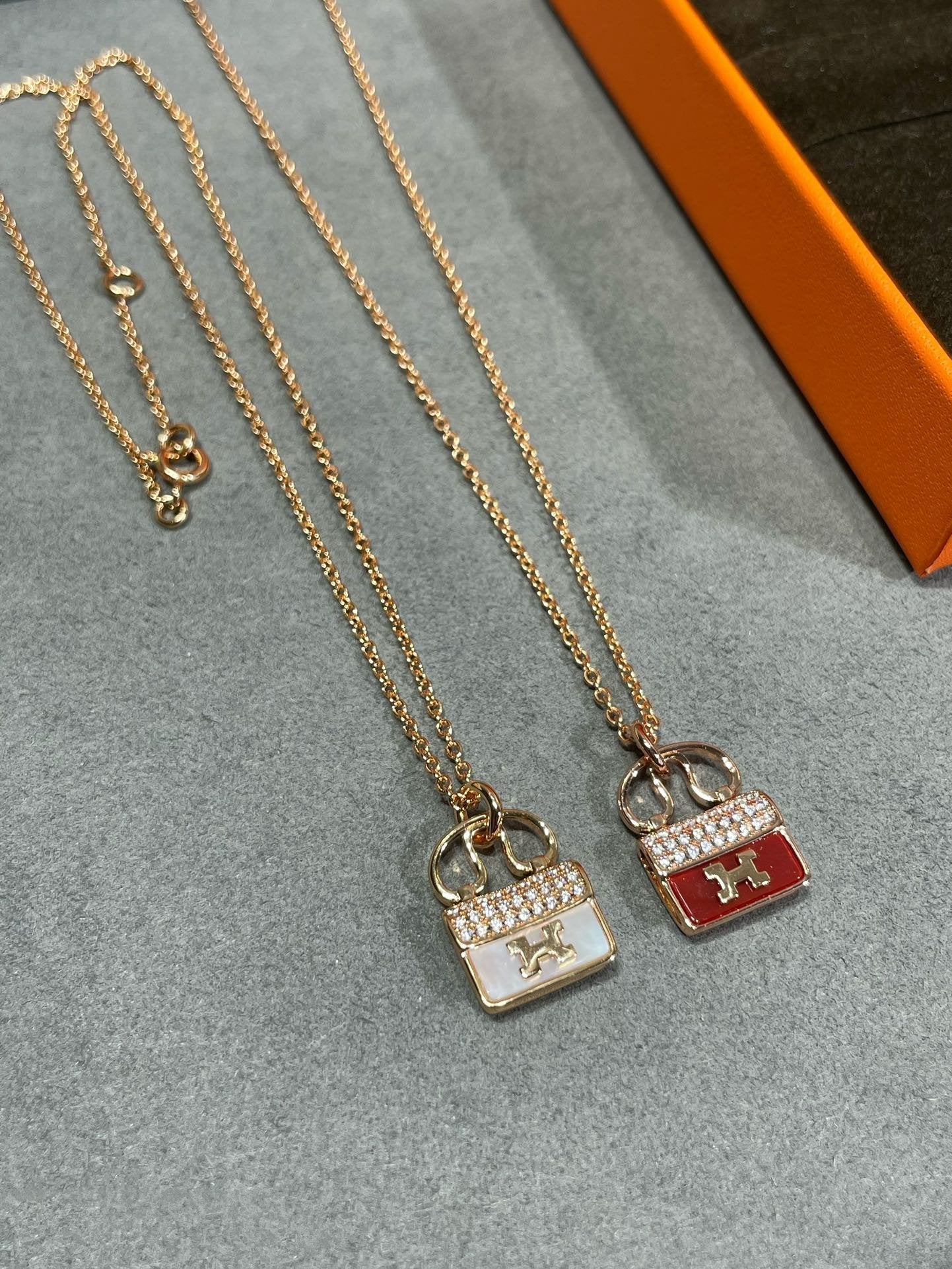 [✨ROSE💎]H CIRCE MOISSANITE PENDANT NECKLACE GOLD