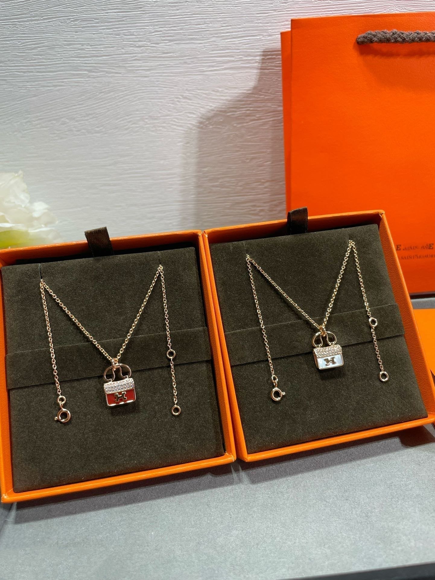 [✨ROSE💎]H CIRCE MOISSANITE PENDANT NECKLACE GOLD