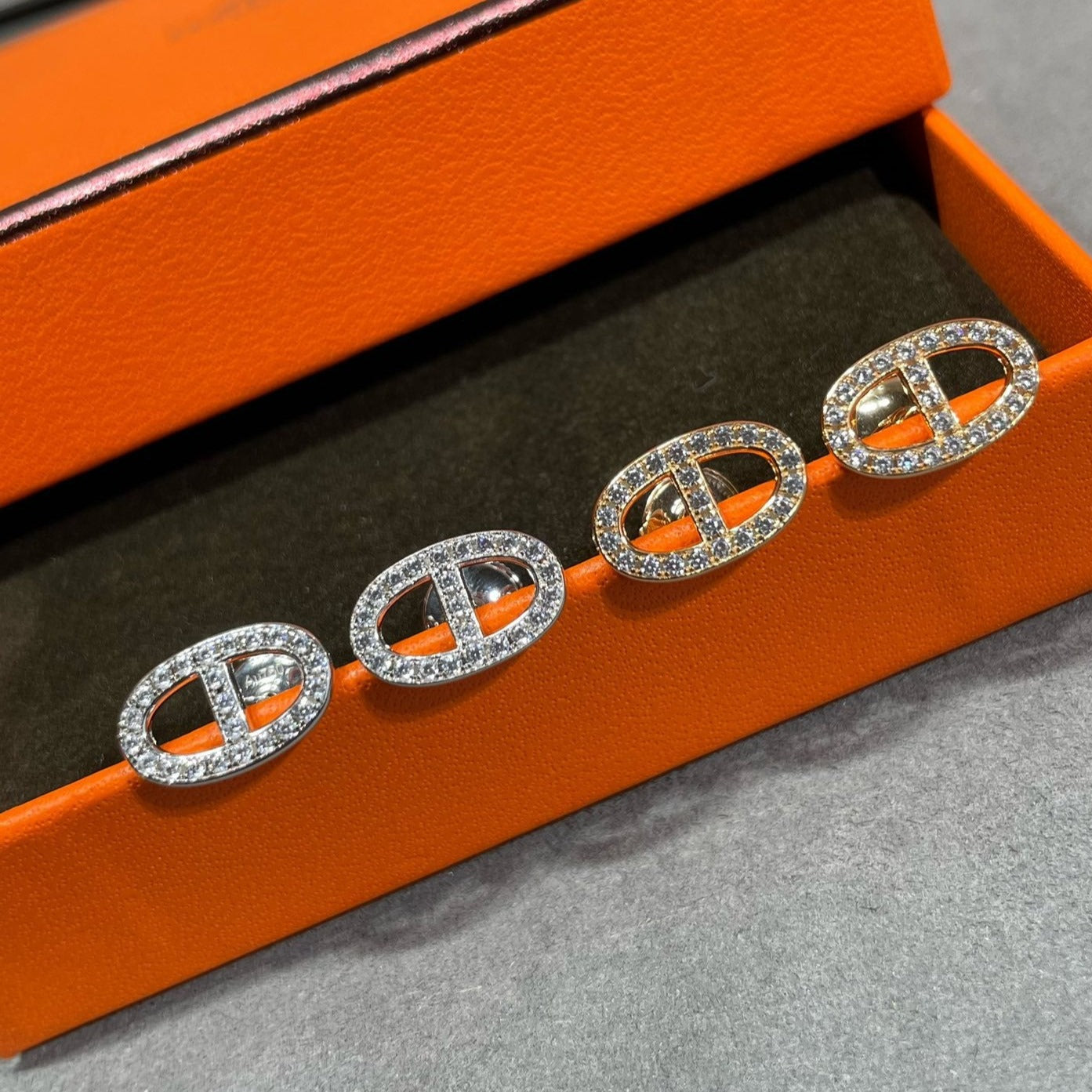 [✨ROSE💎]HM FULL DIAMOND PIG NOSE STUD EARRINGS
