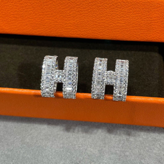 [✨ROSE💎]H STUD EARRINGS WITH SILVER DIAMONDS