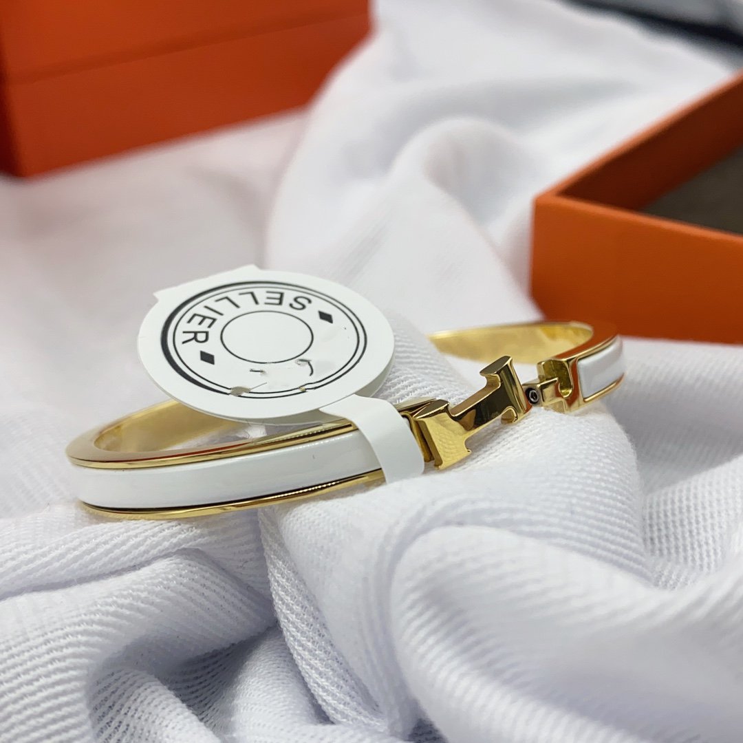 [✨ROSE💎]CLASSIC HM CLIC WHITE 8MM ENAMEL BRACELET