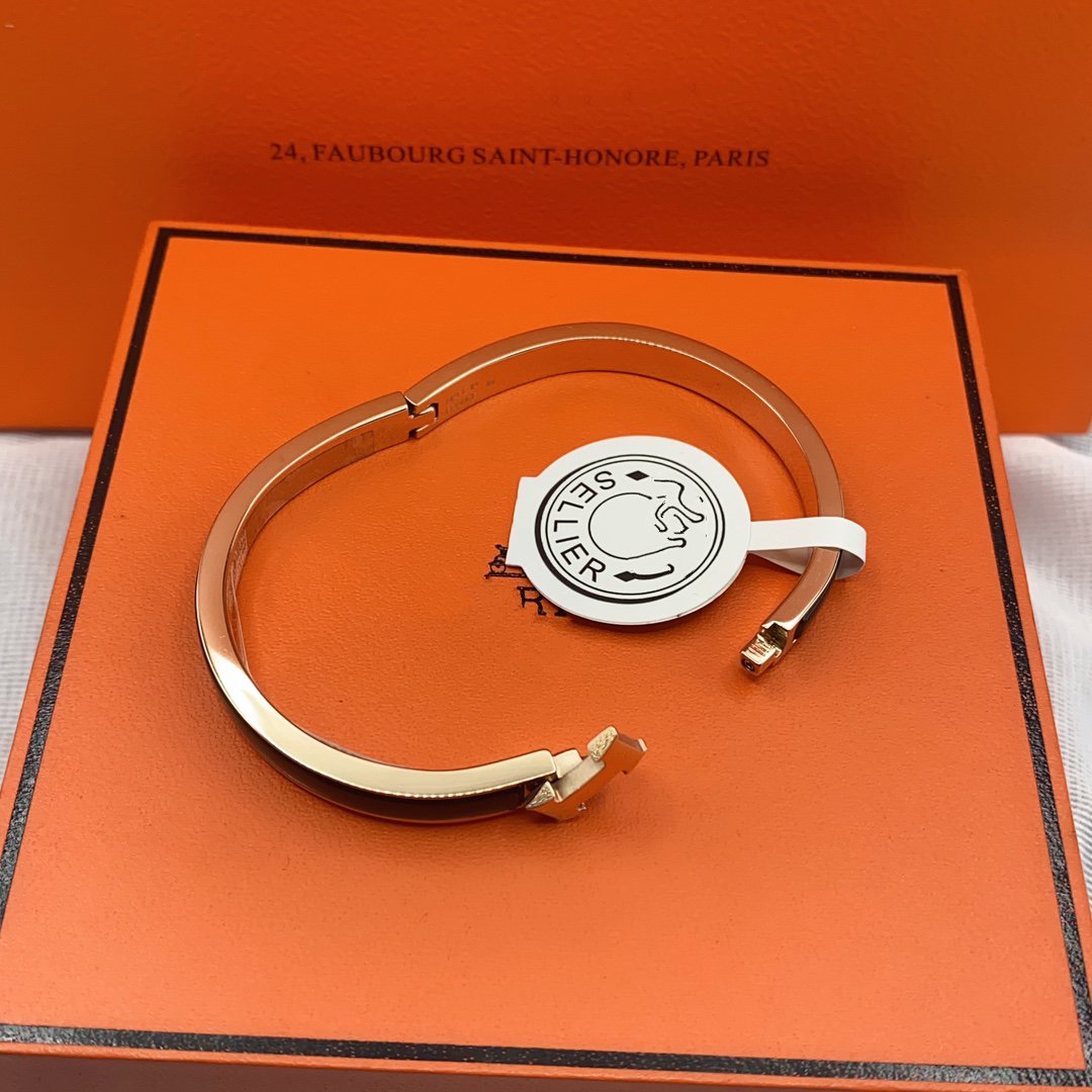 [✨ROSE💎]CLASSIC HM CLIC BLACK 8MM ENAMEL BRACELET
