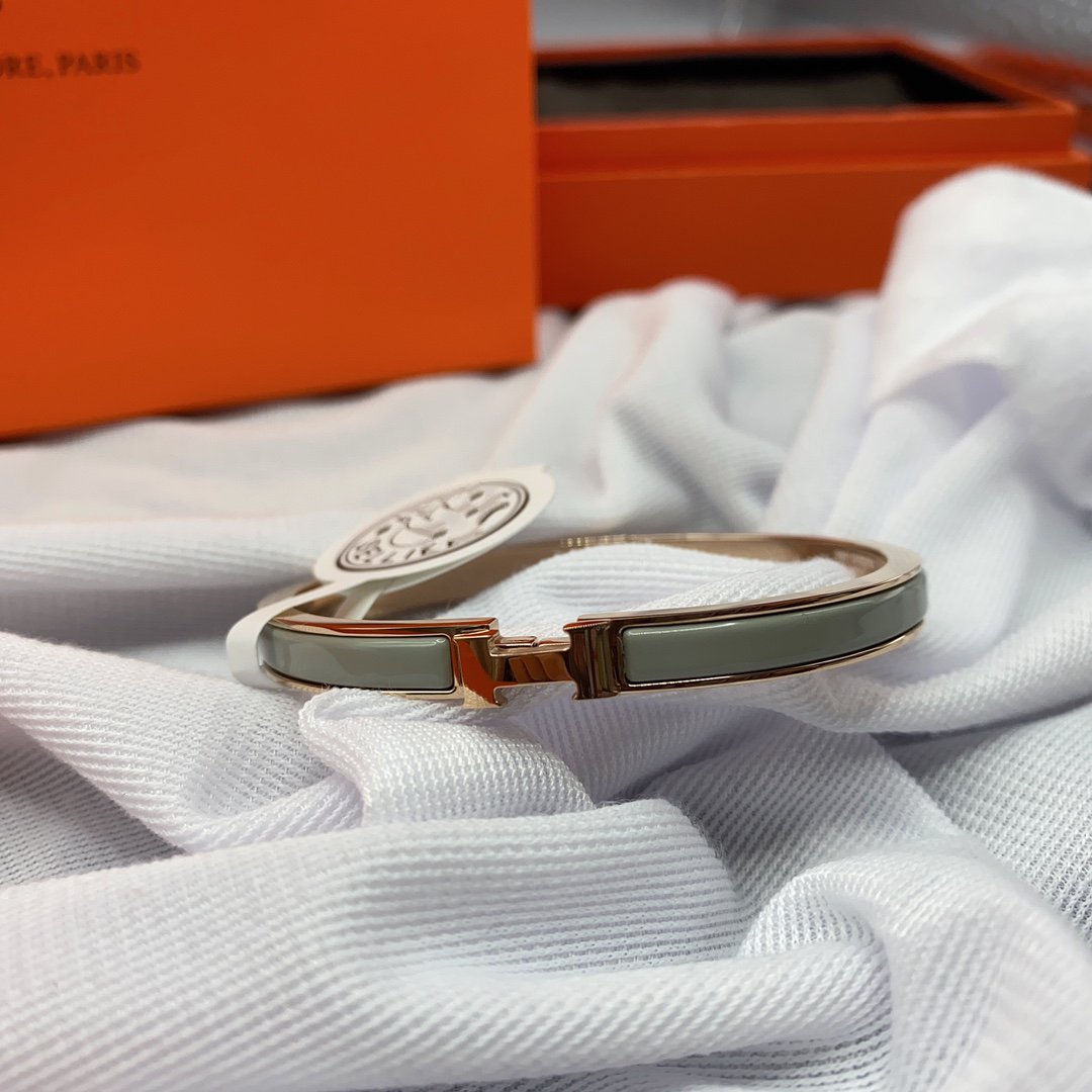 [✨ROSE💎]CLASSIC HM CLIC GREEN 8MM ENAMEL BRACELET
