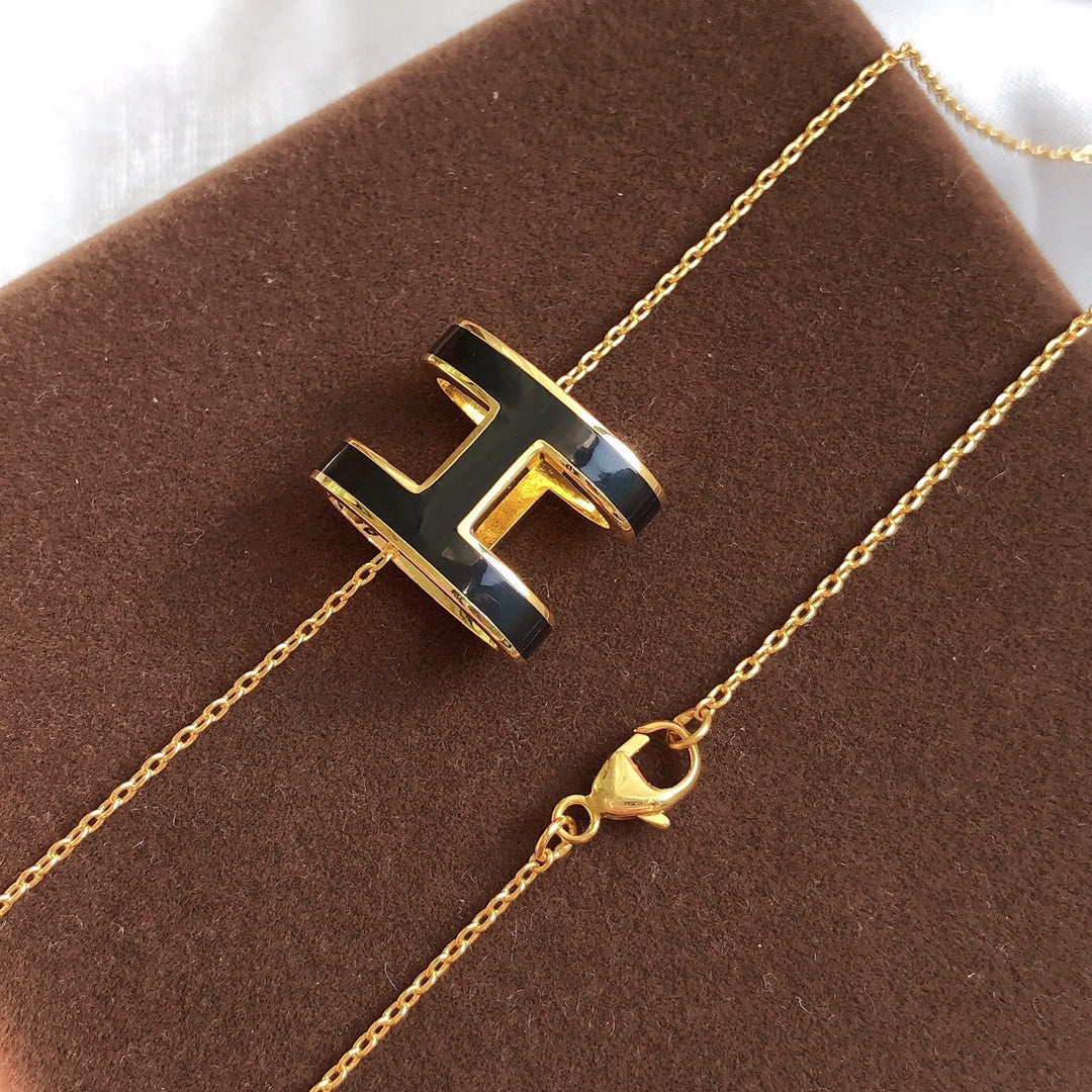 [✨ROSE💎]HM CLIC BLACK ENAMEL GOLD NECKLACE