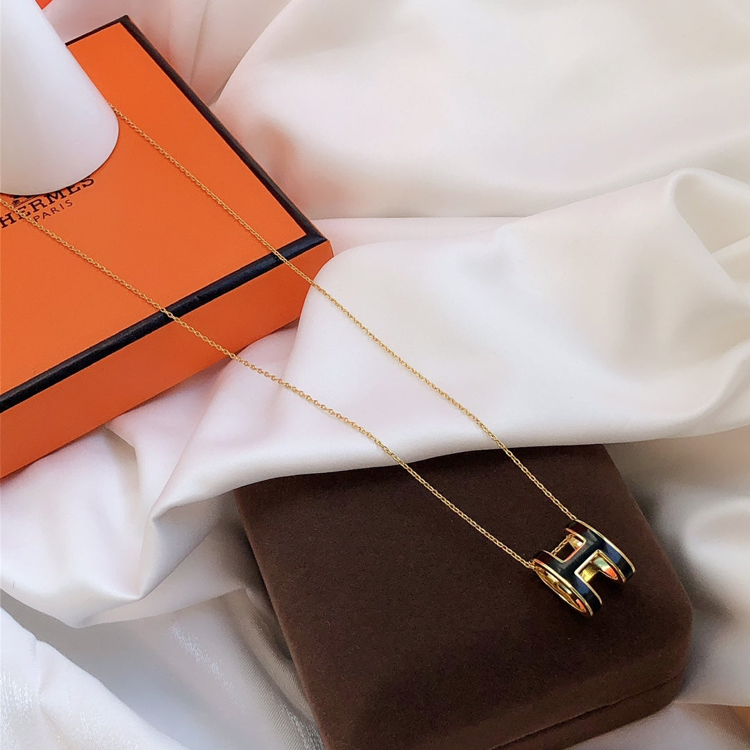 [✨ROSE💎]HM CLIC BLACK ENAMEL GOLD NECKLACE