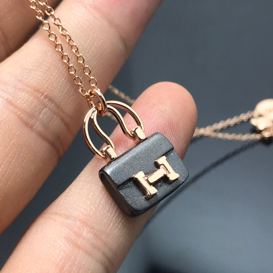 [✨ROSE💎]WOMEN'S HM AMULETTES CONSTANCE PENDANT NECKLACE