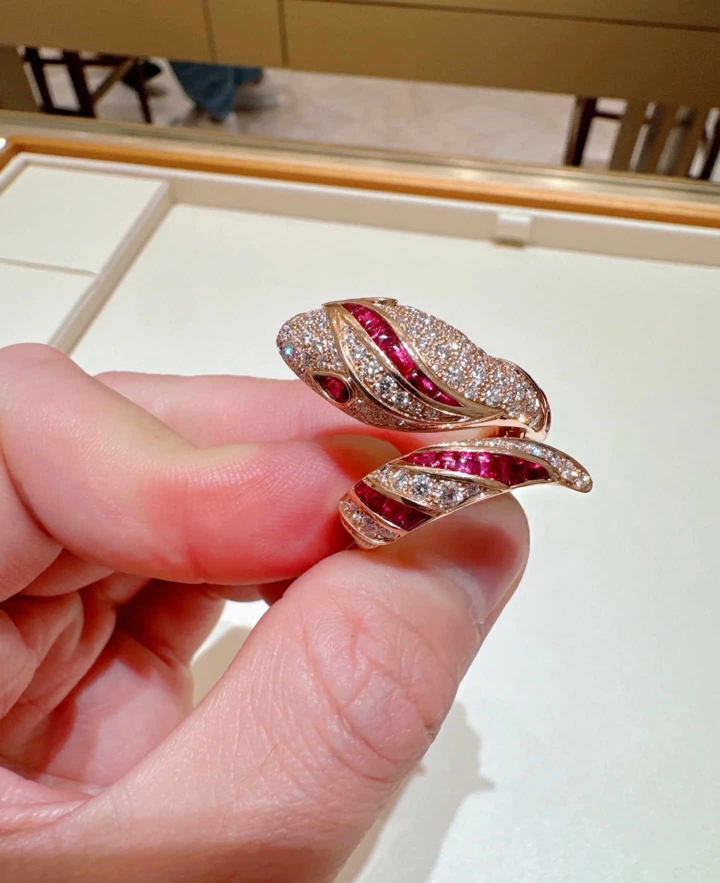 [✨ROSE💎]BRAND NEW LUXURY RED SNAKE RING