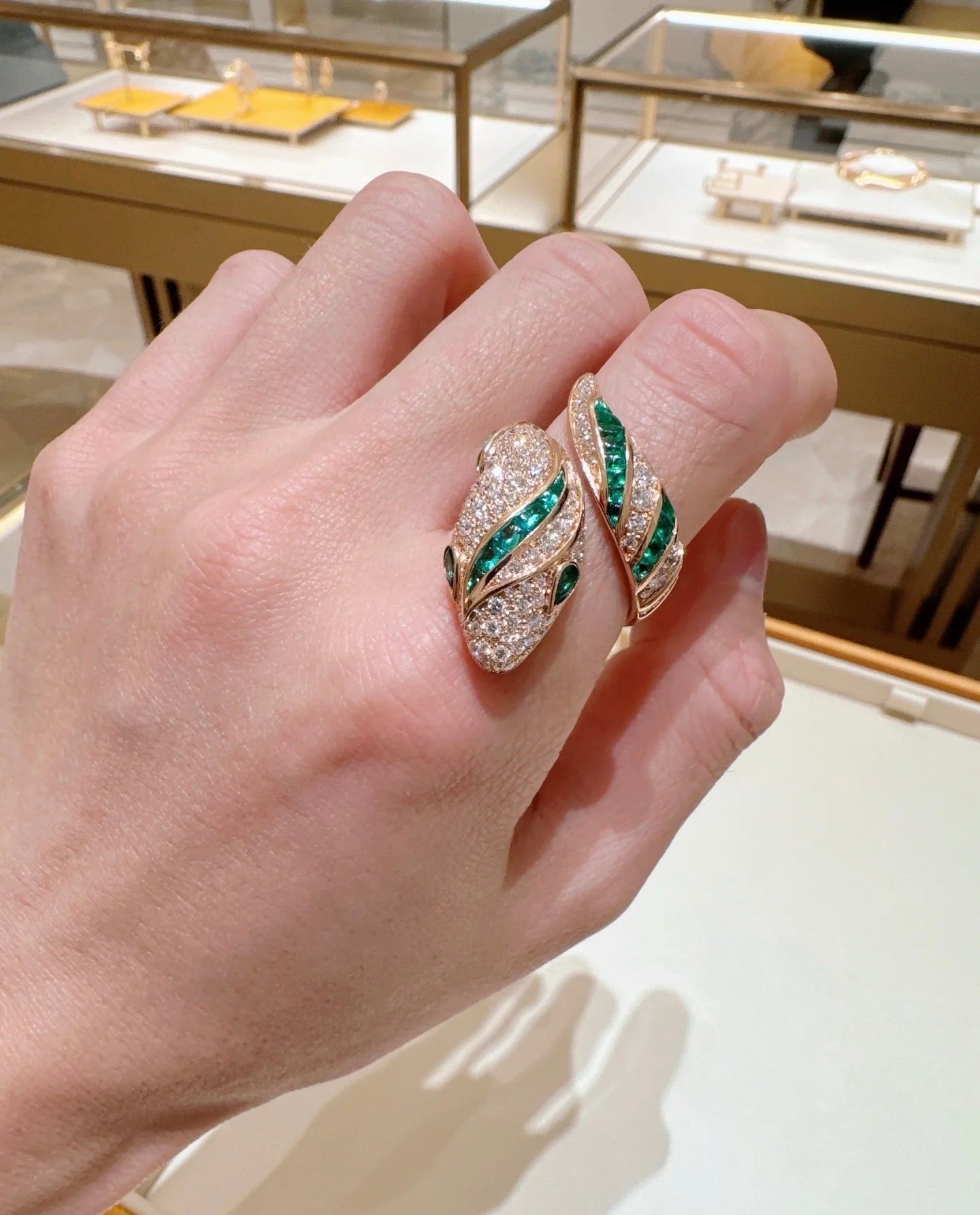 [✨ROSE💎]BRAND NEW LUXURY GREEN SNAKE RING