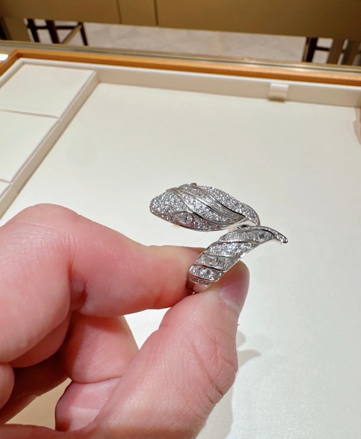 [✨ROSE💎]BRAND NEW LUXURY SILVER SNAKE RING