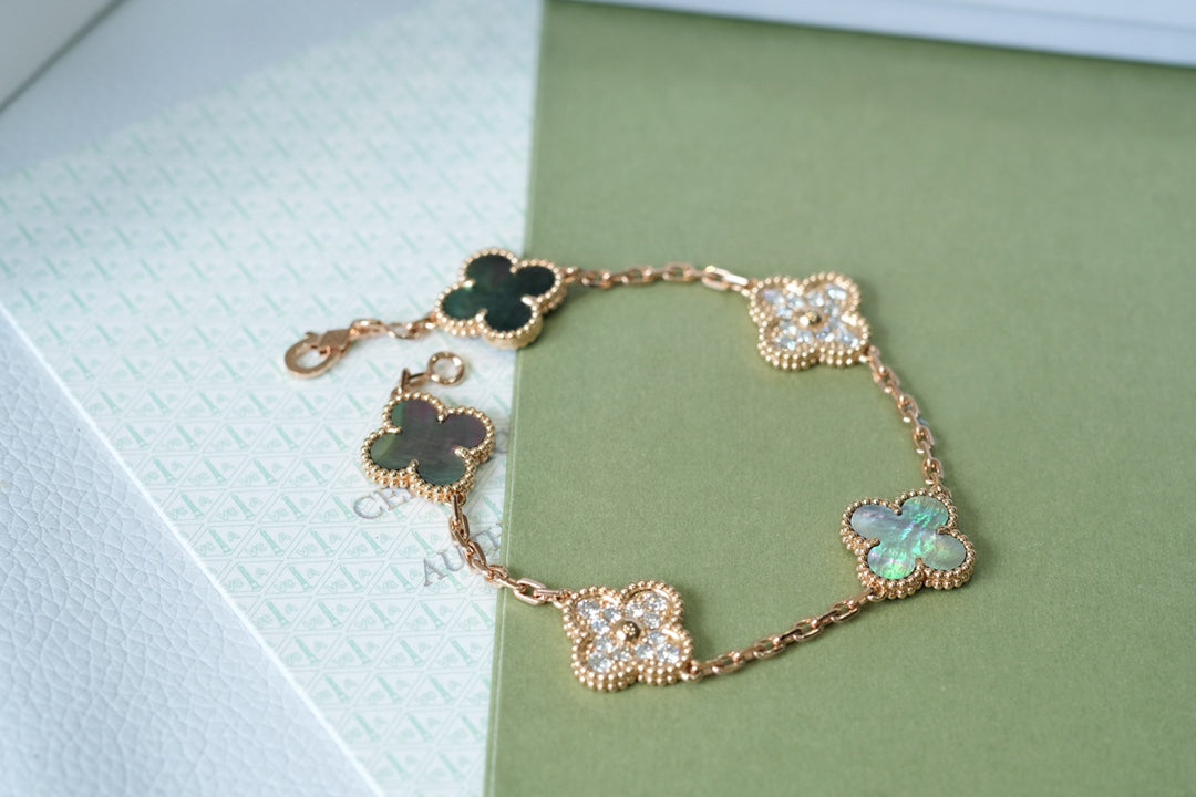 [✨ROSE💎] CLOVER 5 MOTIF GRAY MOP BRACELET COLLECTION