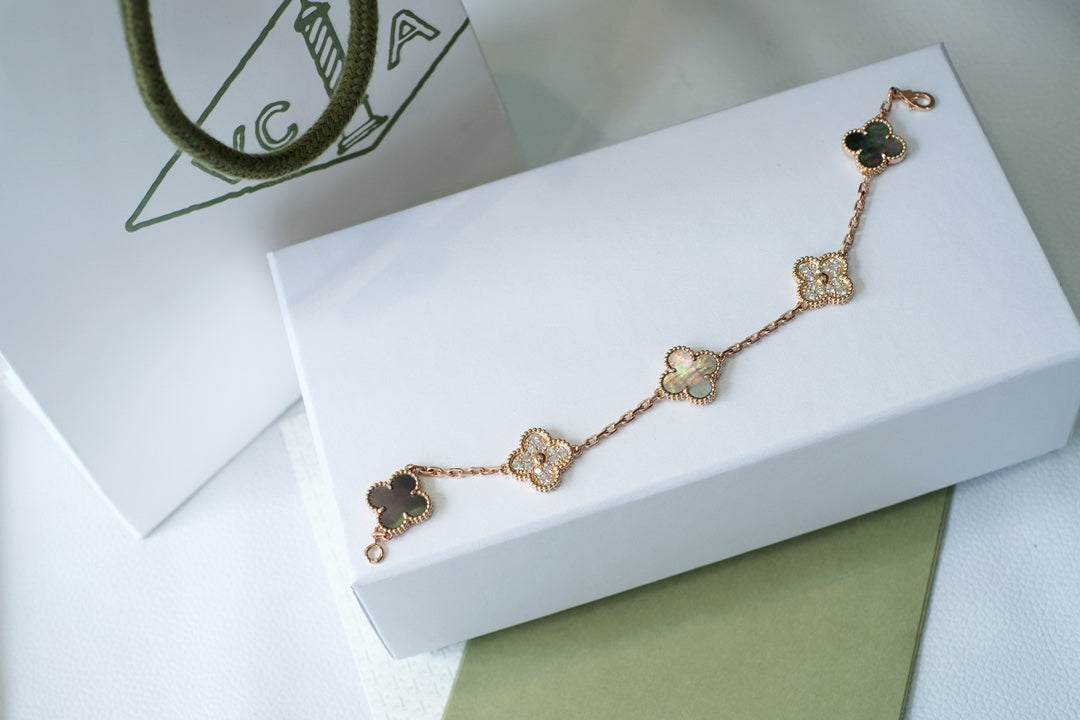 [✨ROSE💎] CLOVER 5 MOTIF GRAY MOP BRACELET COLLECTION