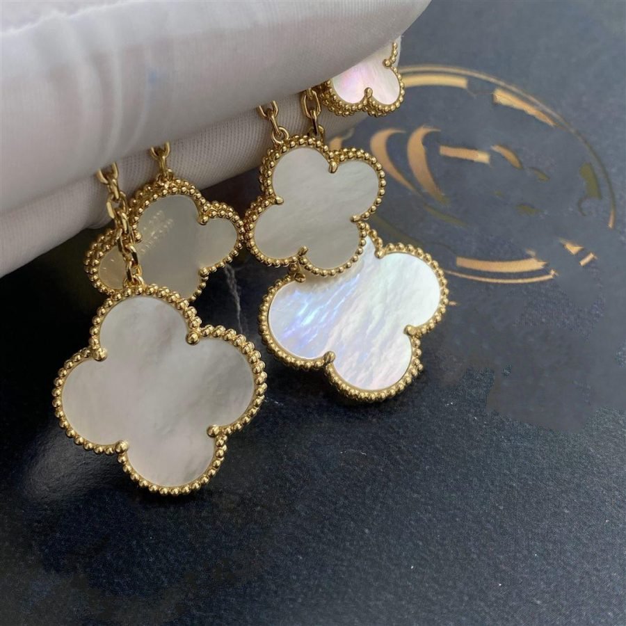 [✨ROSE💎]CLOVER EARRINGS WHITE MOP 4 MOTIFS GOLD