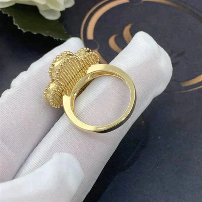 [✨ROSE💎]CLOVER WHITE MOP RING