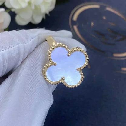 [✨ROSE💎]CLOVER WHITE MOP RING