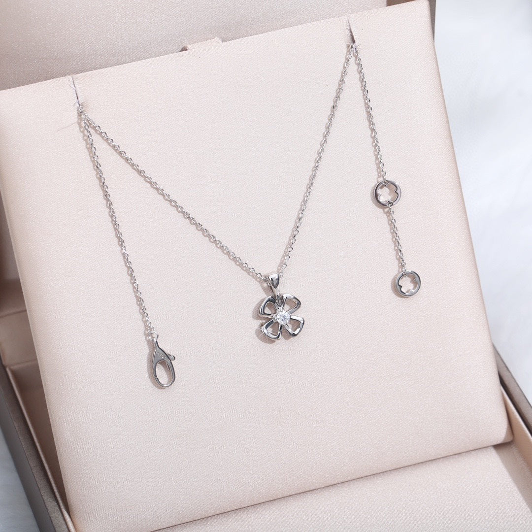 [✨ROSE💎]FIOREVER NECKLACE DIAMOND CENTER