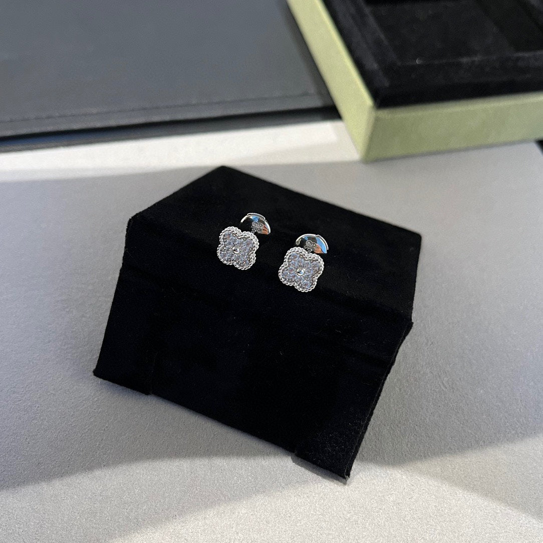[✨ROSE💎]CLOVER MINI DIAMOND STUD EARRINGS