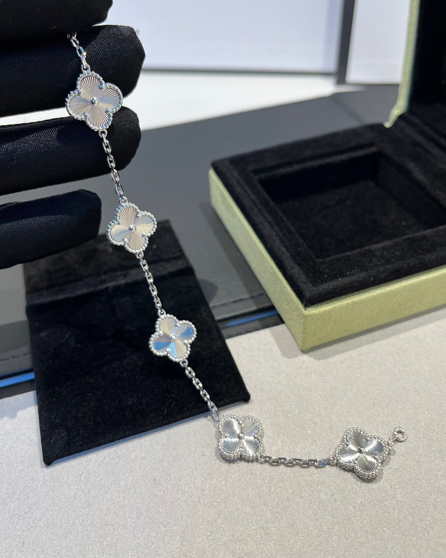 [✨ROSE💎] CLOVER 5 MOTIF LASER BRACELET COLLECTION