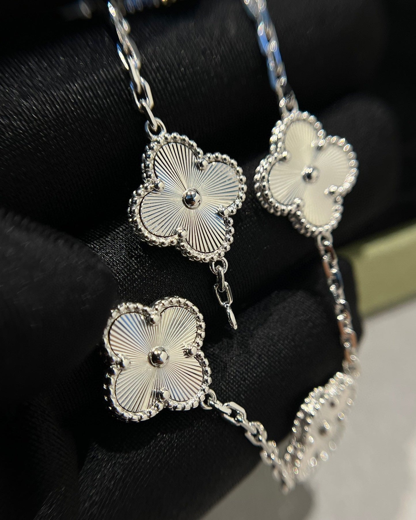 [✨ROSE💎] CLOVER 5 MOTIF LASER BRACELET COLLECTION