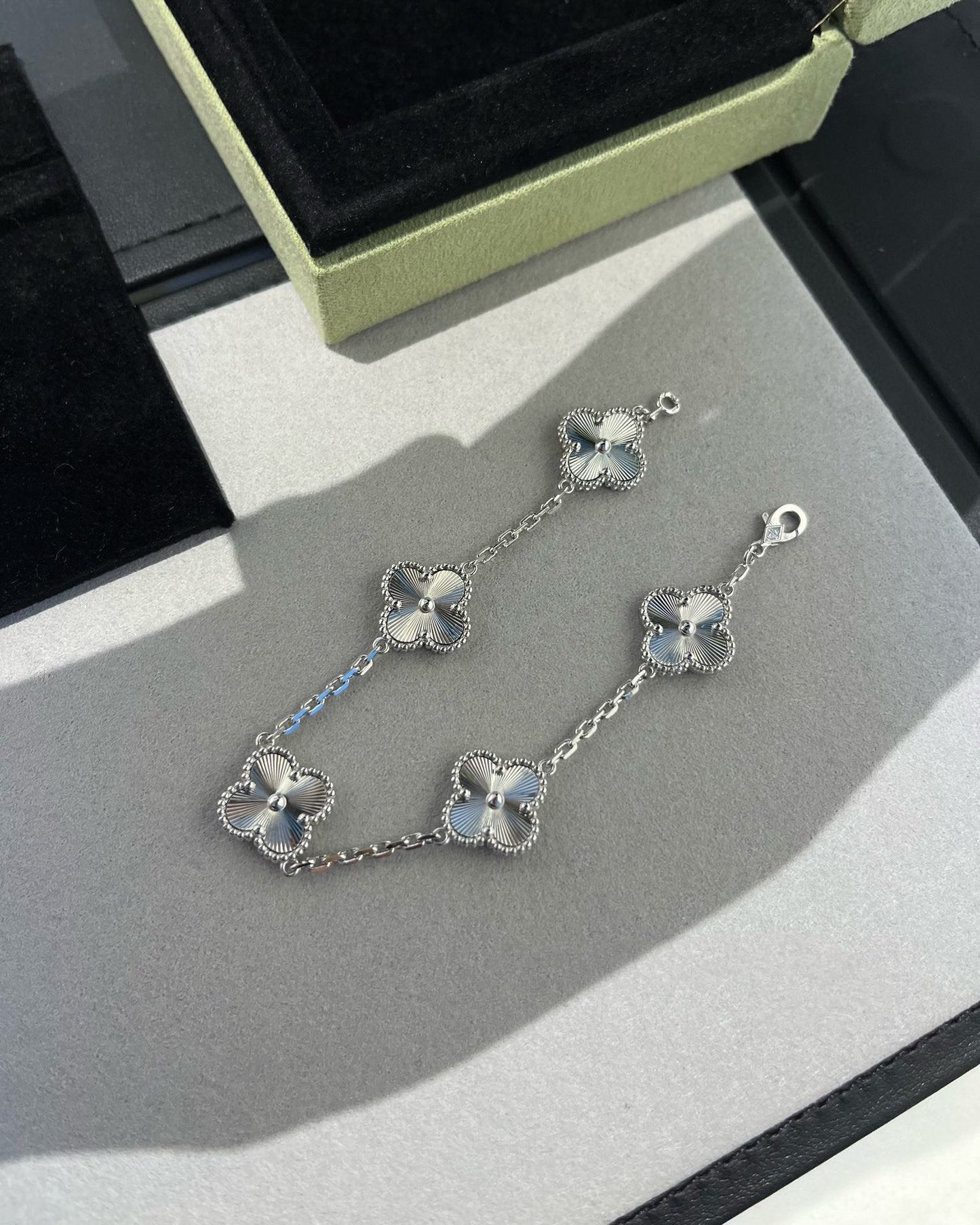 [✨ROSE💎] CLOVER 5 MOTIF LASER BRACELET COLLECTION